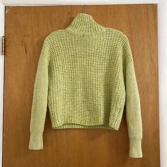 John + Jenn Cropped Sweater - Picture 4 of 5